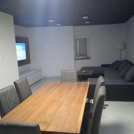Apartament Anton Povlja  Zewnętrze zdjęcie