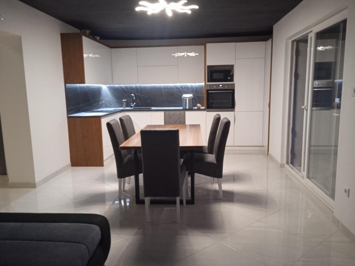 Apartament Anton Povlja  Zewnętrze zdjęcie